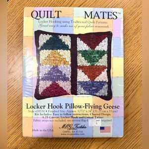 Quilt Mates Locker Hook Pillow Kit — Flying Geese Pattern